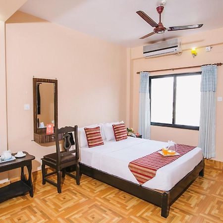פוקהרה Hotel Ezen מראה חיצוני תמונה