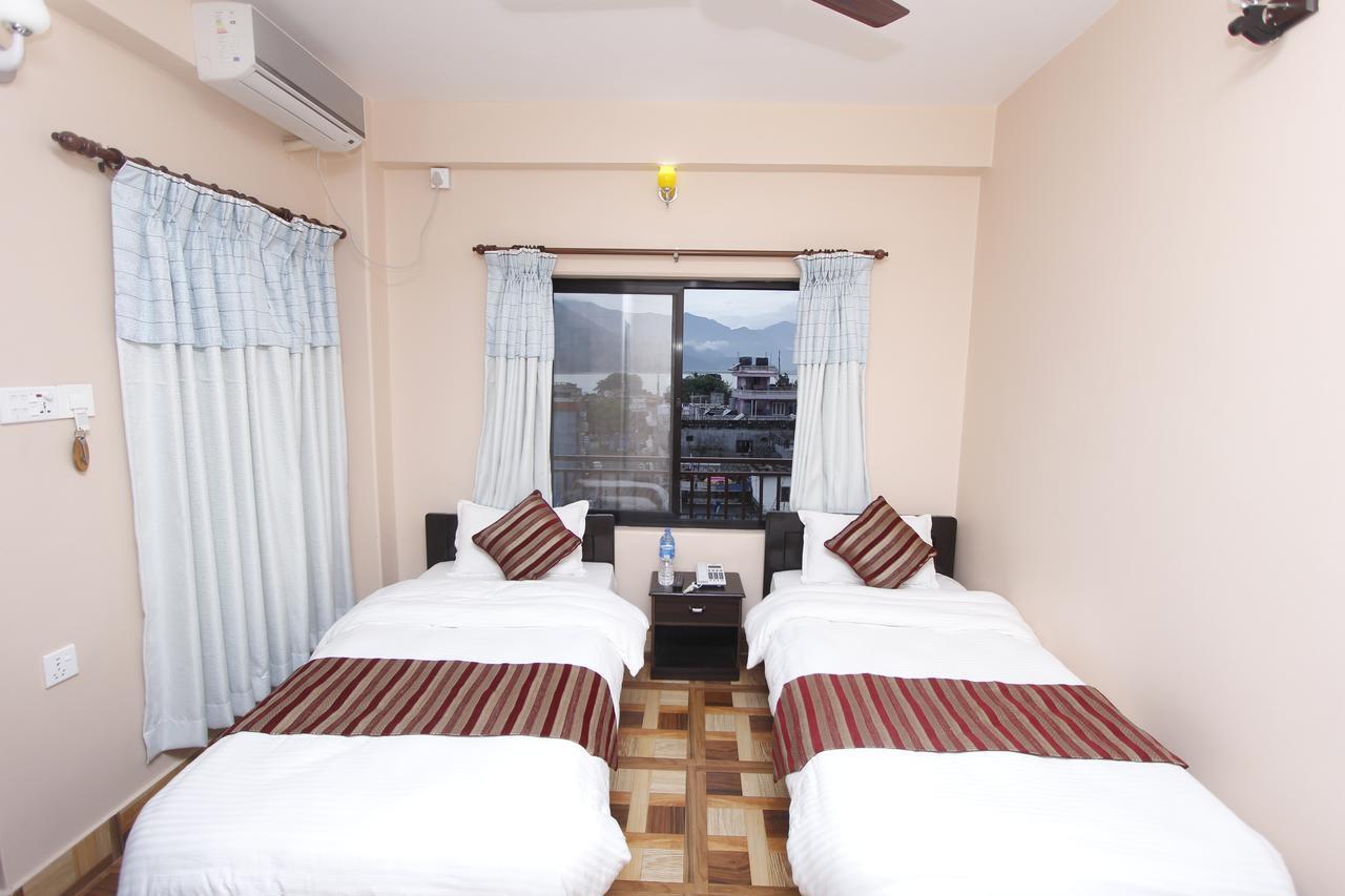 פוקהרה Hotel Ezen מראה חיצוני תמונה