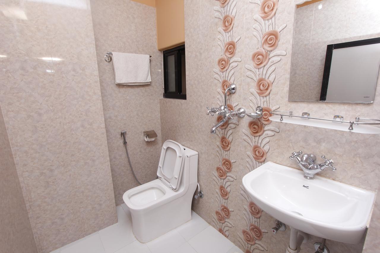 פוקהרה Hotel Ezen מראה חיצוני תמונה